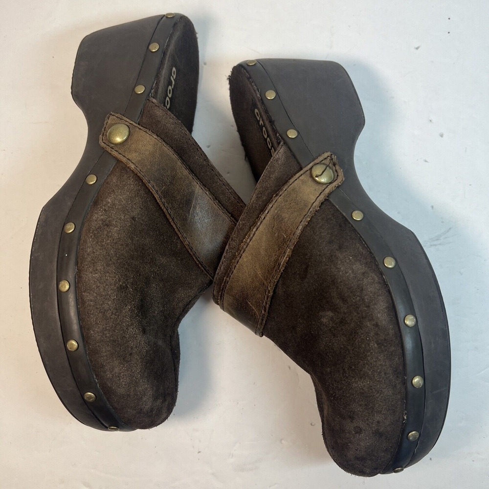 Crocs Womens 8 Brown Suede Studded Platform Clogs Hippie Mules Boho Cottagecore - Picture 6 of 10